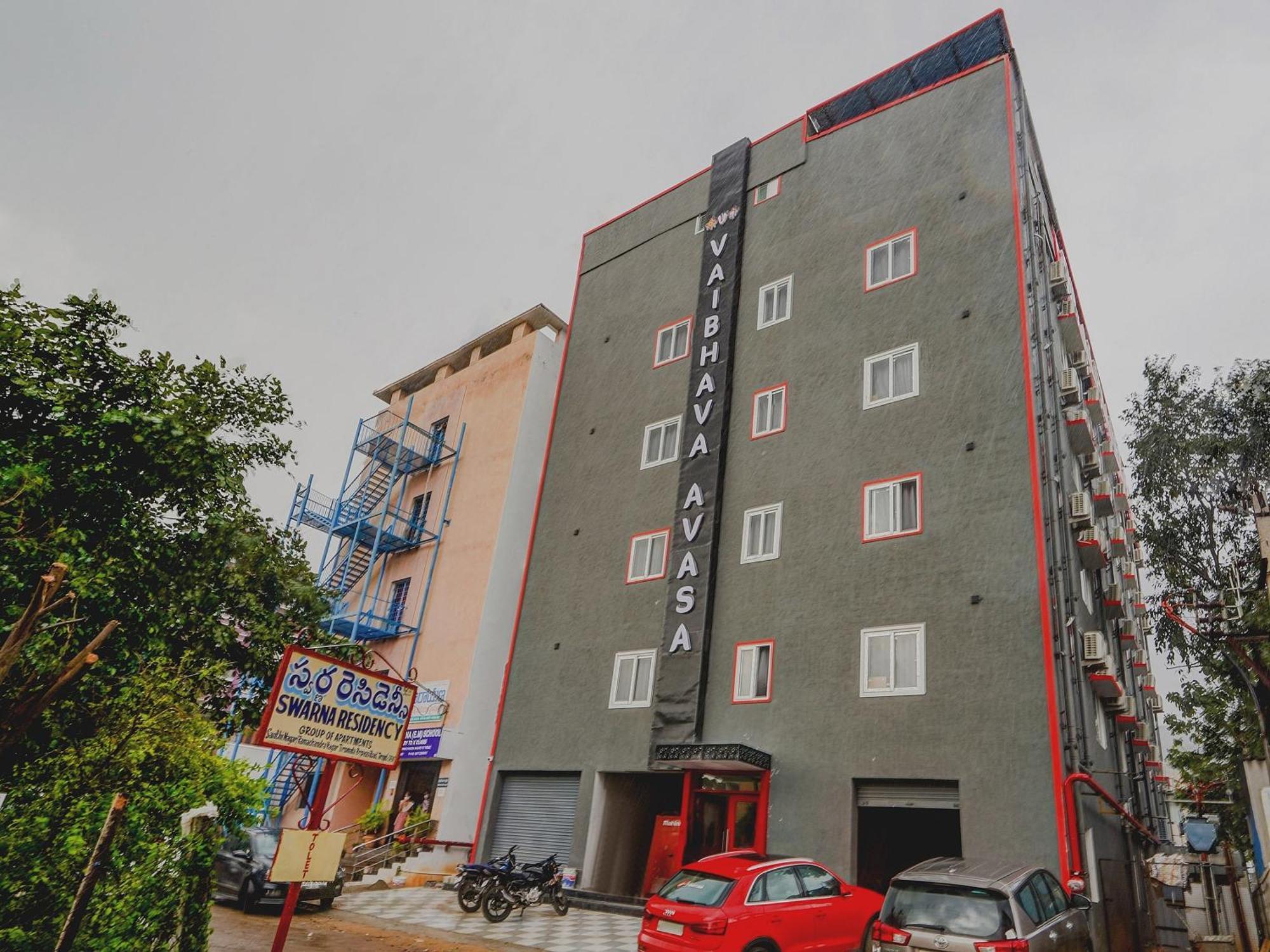 Super Townhouse De Alphabet Tirupati Hotel Exterior photo